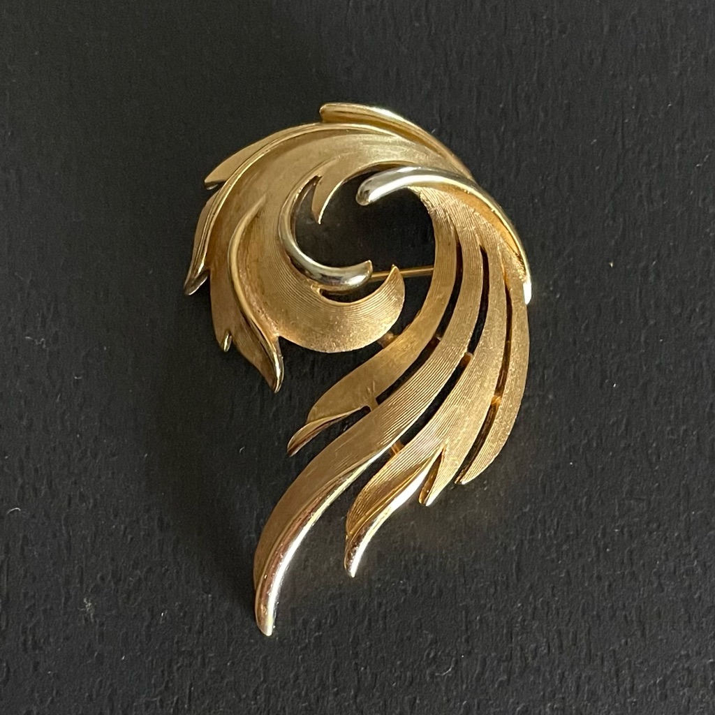 Vintage Signed Crown Trifari Goldtone Brooch Angel Wing